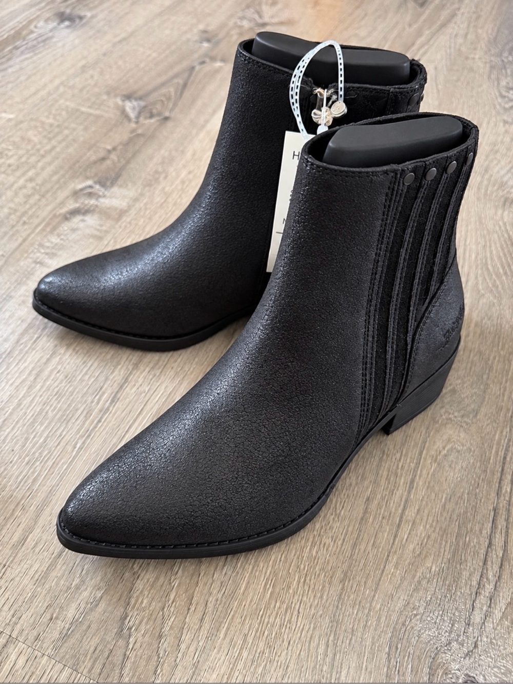 Blowfish Malibu Black Pointed Toe Suede Ankle Boots Size 8